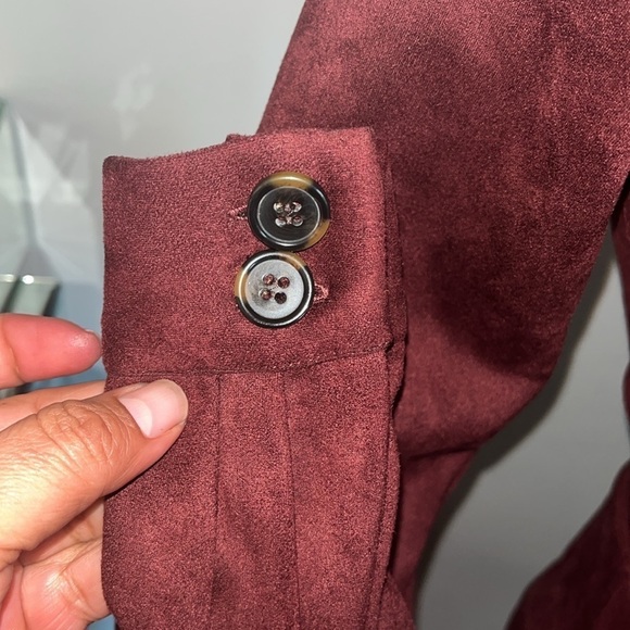a loves a NWT Faux Suede Button Front Long Sleeve Mini Shirt Dress XS BURGUNDY - Picture 7 of 12